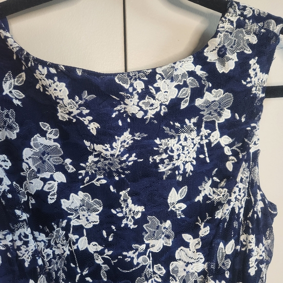 Laura Petites Dress - Picture 7 of 8